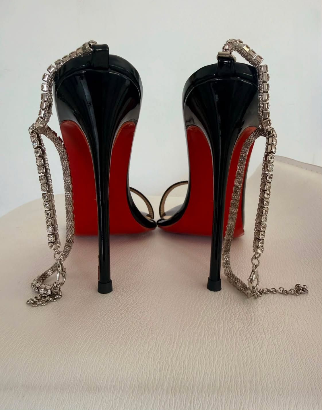 Hanna black strappy sandals with chain